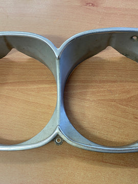 HQ statesman  and prem used head light rim B1-N2