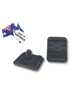 REAR DOOR MOULD CLIPS (HZ) (NOS25)