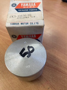 Yamaha NOS piston YZ 125 F  1979 piston 2X3-11636-01 2nd over B2 . 6